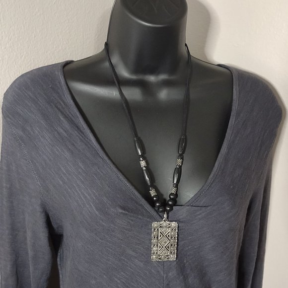 Rectangular Silver Tone Pendant Necklace With Black Beads 25 Inches Long - Picture 1 of 10